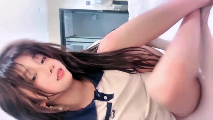 极品超美小萝莉 首次下海就被操 啪啪私密秀 预览截图 6