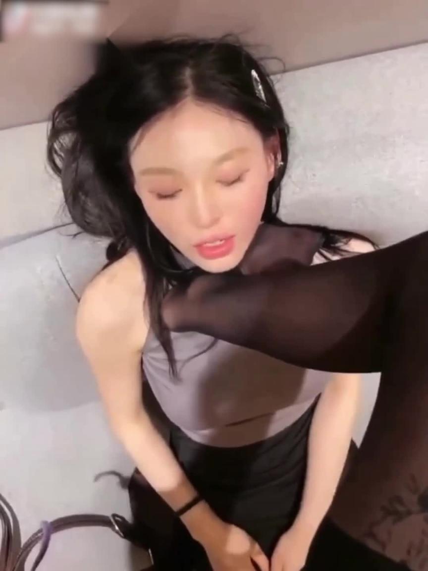 你的女神在她主人面前的贱狗模样 预览截图 6