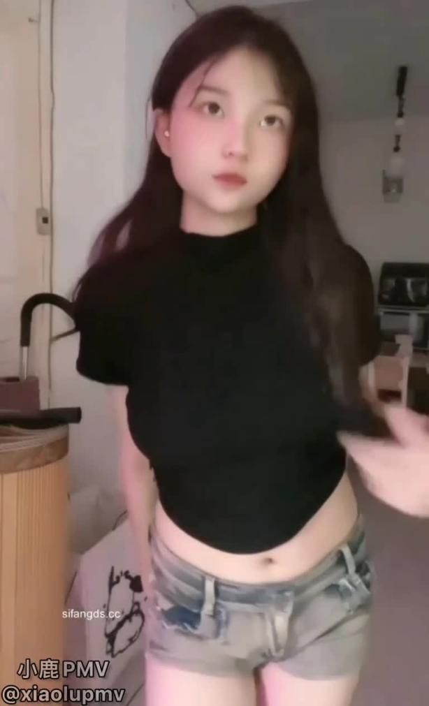 这个博主名字叫牛油果，说真的 这一款实在是太可爱了，特别是那对QQ弹弹的奈子，让人心动，视频合集6 预览截图 2