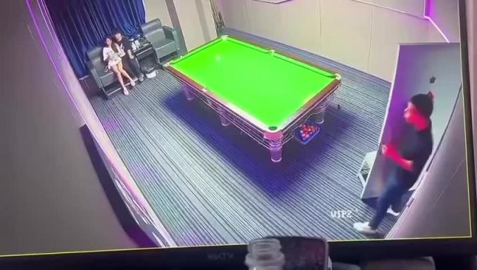 门事件 想得吃精神小妹？去找台球助教，依旧扣逼 预览截图 6