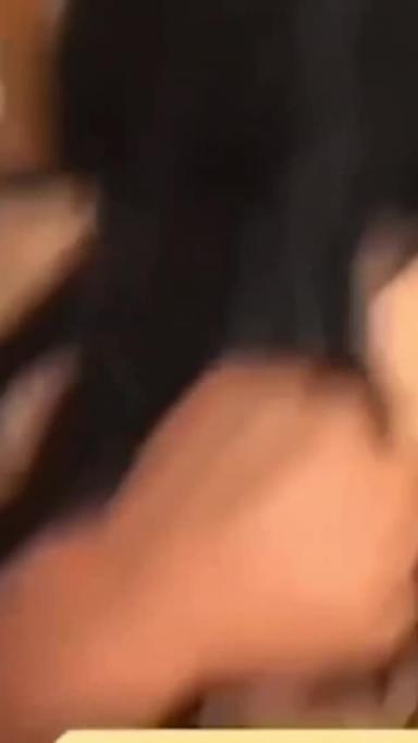 【网曝】百万网红「赵梓婷」黑历史曝光!被金主疯狂抽插御姐成母狗! 预览截图 3