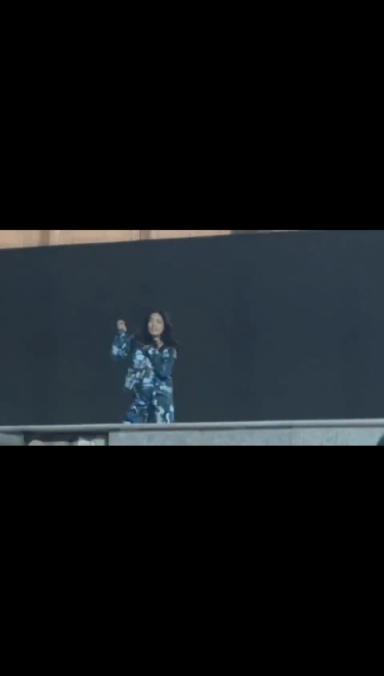 某高校军训晚会露奶门事件,多角度拍摄合集 预览截图 11
