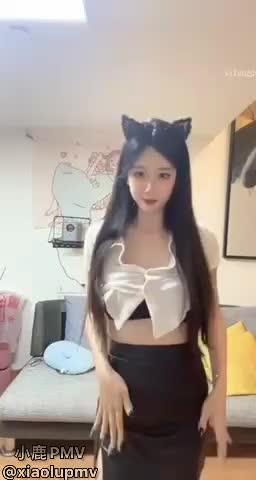 姐妹跳完骚舞立马开扣! 她真的好漂亮啊 谁能告诉我她叫什么名字😭😭😭 预览截图 4