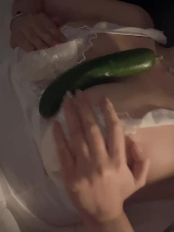 早晨隔壁有个情欲巨乳神忍的住 预览截图 11