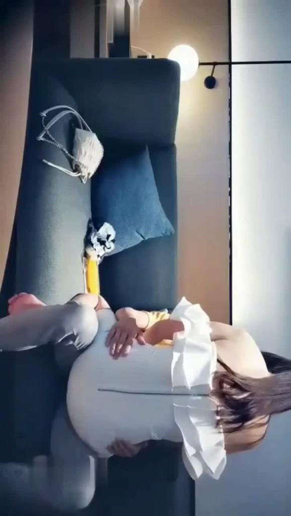 乖巧小姐姐,身材太好了,奶大1 预览截图 9