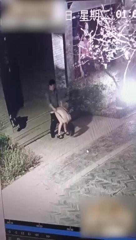 门事件 火爆热瓜兰州老街情侣8分46秒视频一夜火遍网络 网友他俩太会玩了 这瓜真甜 五星好评 预览截图 5