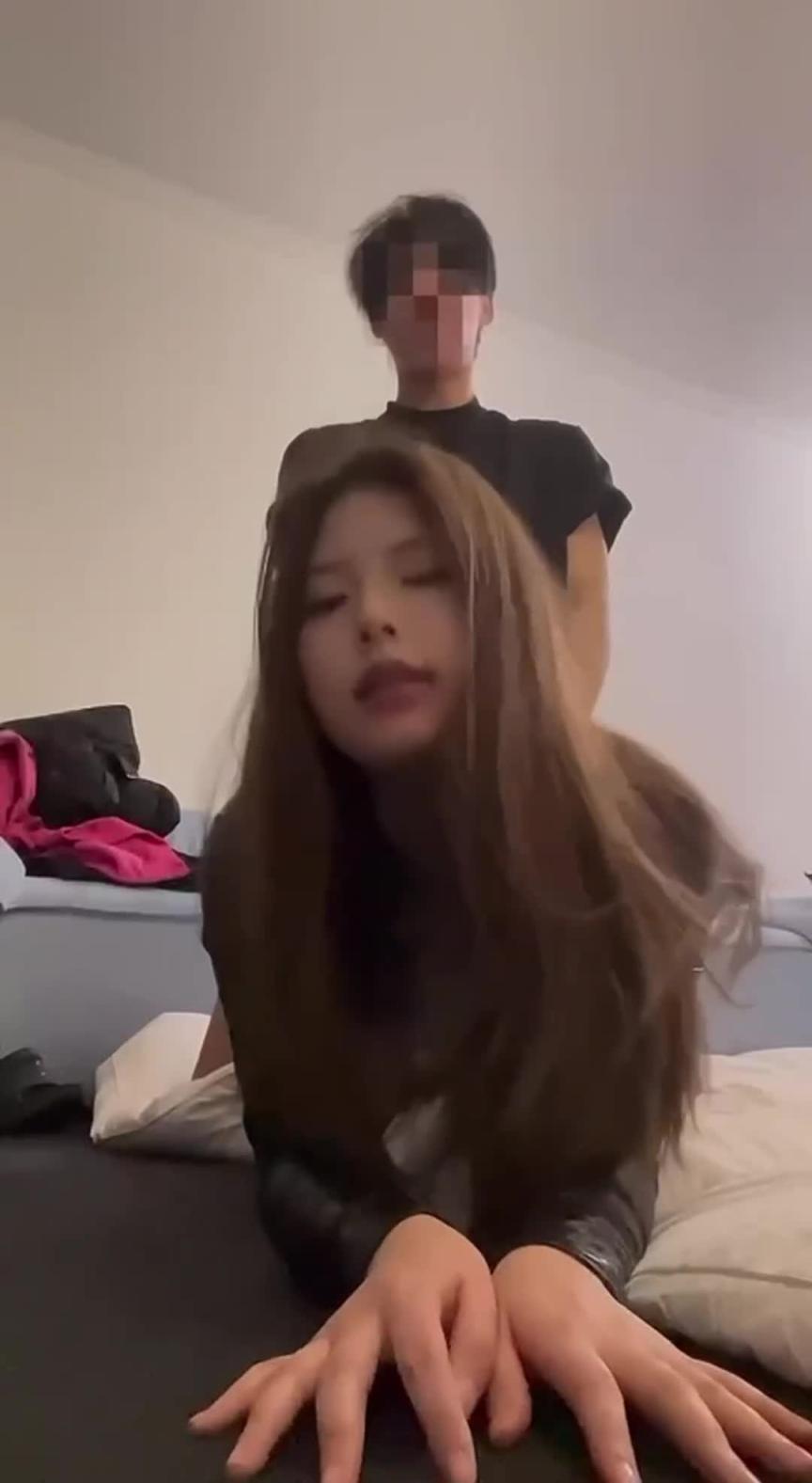 【史上最骚反差】没见过这么想要鸡巴的母狗,哀求爸爸用鸡巴操,爸爸开心才用鸡巴操,颜射后又帮鸡巴舔 预览截图 7