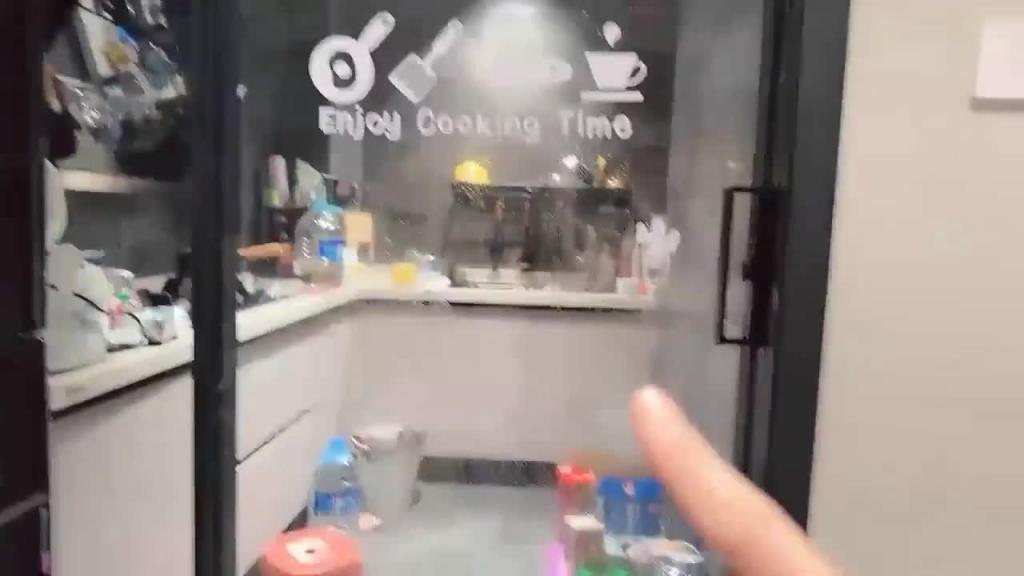 爽到潮喷的熟女自慰! 预览截图 3