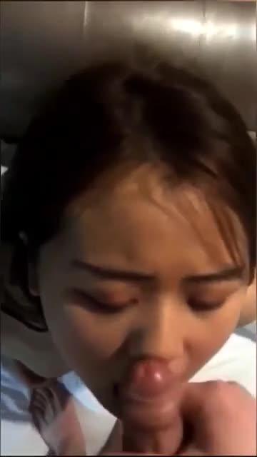 反差母狗颜射吞精【高颜值女神颜射吞精合集】一个比一个贱撸管必射露脸 预览截图 4