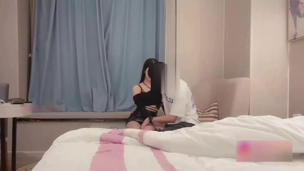 【操完后第一视角看逼，洞洞比刚才都大了】 舞蹈生神似奶茶妹，翘着屁股迎合勐烈输出，小穴是一点没休息！ 预览截图 3