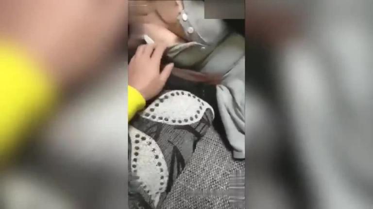 【家庭乱伦】乱伦双飞姐妹,双飞人妻表姐和学生表妹轮流爆操① 预览截图 8