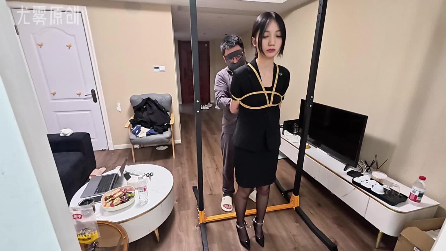 【尤雾原创】第一次体验吊缚刚开始模特就哭了 预览截图 3