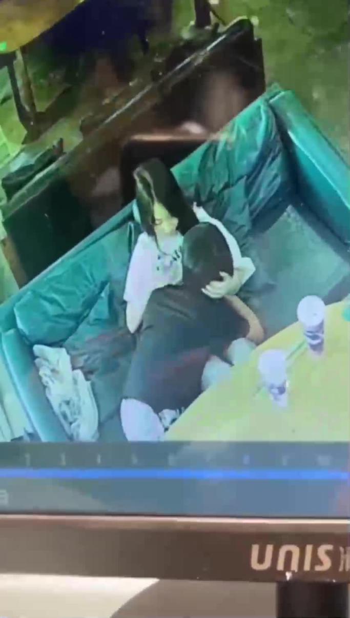 广西玉林学院学霸_孙晓慧_对同学高冷,却在外给精神小伙口 预览截图 3