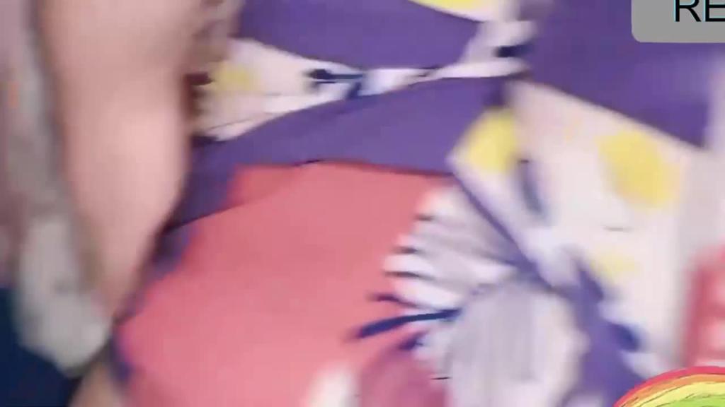 乱伦妈妈终于同意让我操了 预览截图 8