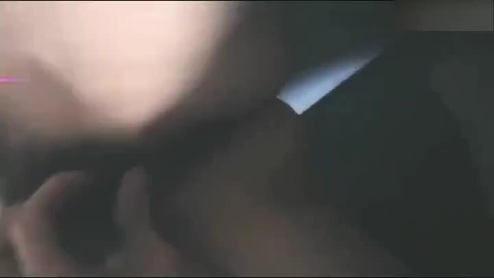 最新流出东北真实大神和嫂子疫情家中碰巧隔离到一起控制不住乱伦,和嫂子在家隔离微信勾引嫂子喝点酒把嫂子上了。② 预览截图 2