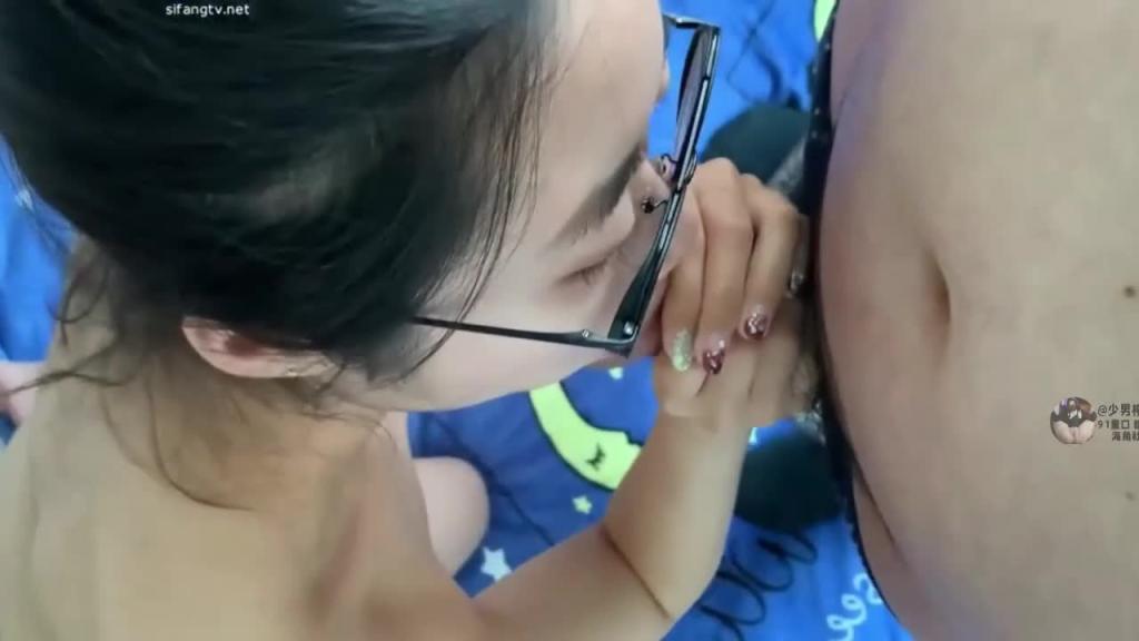 【反差婊档案】云南师范大学眼睛反差婊和渣男学长不雅资源流出 预览截图 11
