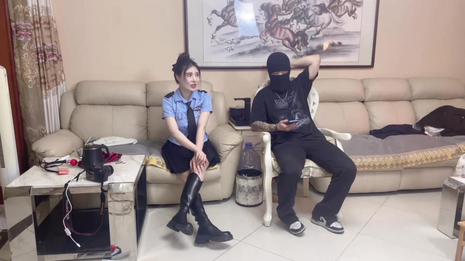 【贝特原创】精彩制服剧情 长靴御姐女井安慈被诱骗绑架陷落 折磨 预览截图 2