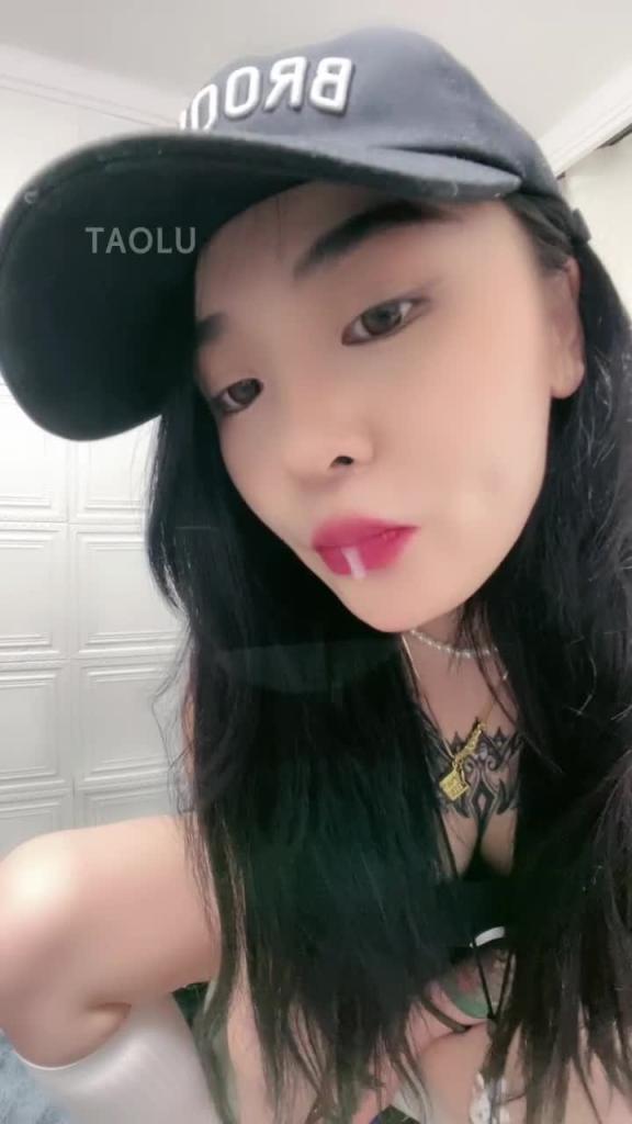 安晴s-白袜汗脚学姐酸爽榨汁 预览截图 2