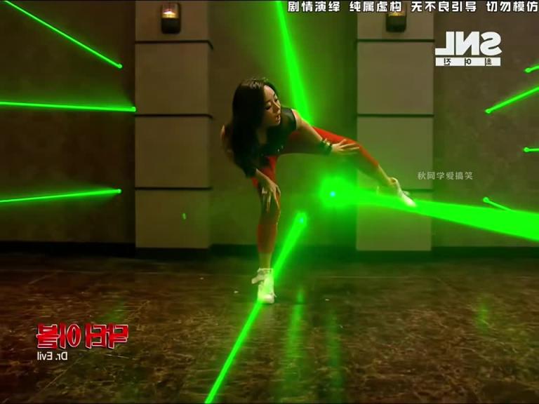 搞笑美女被重重关卡劝退,光头博士给予力量,再度重新站起哈哈 预览截图 4