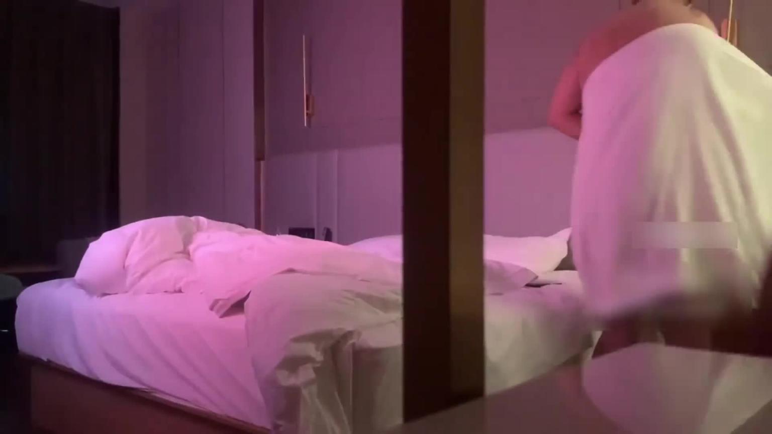 【我见过最不守妇道的妈妈第二弹！】天呐你真是个勐男，操1个多小时射完后，居然还能再硬一次？操30分钟 预览截图 11