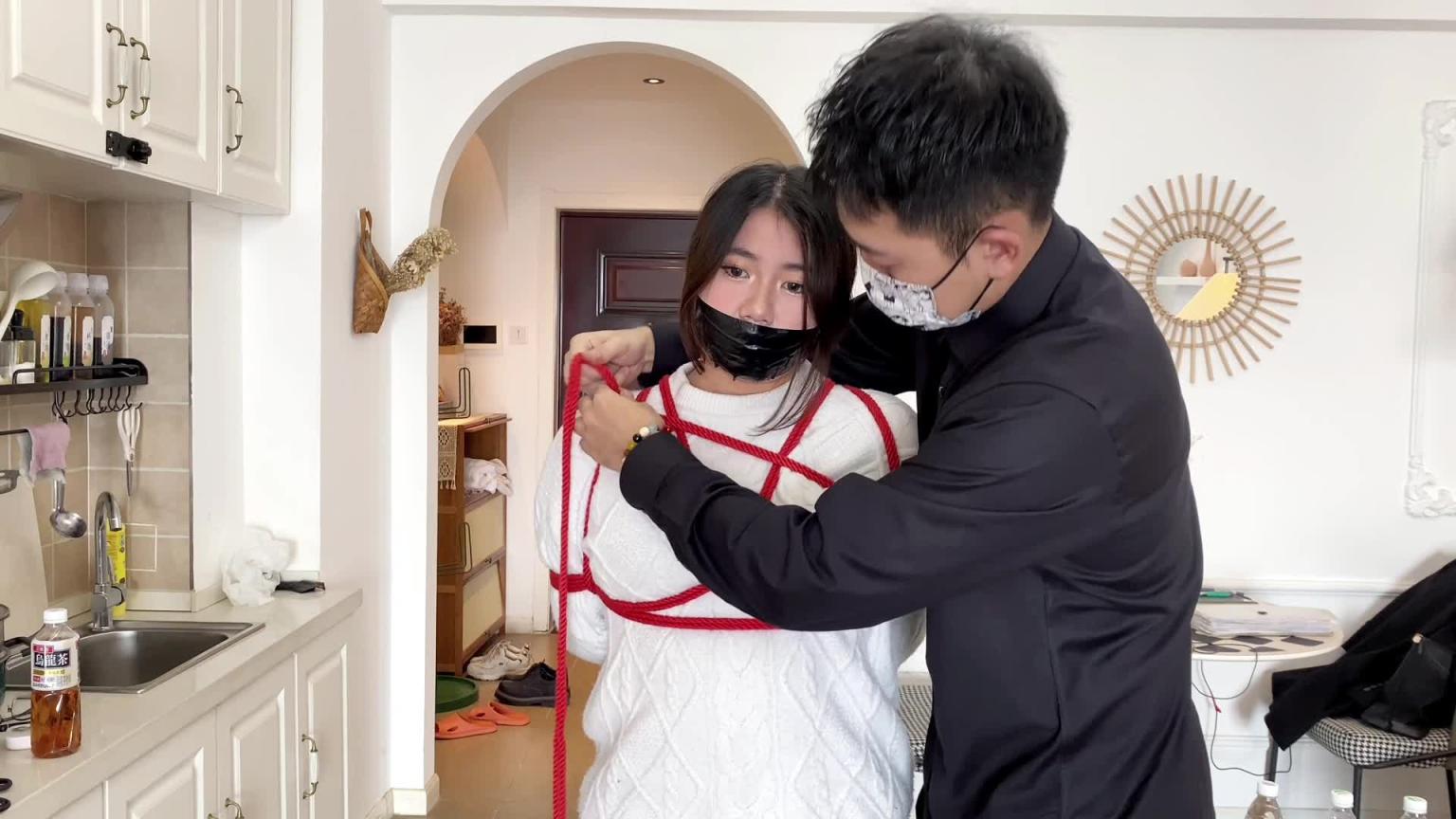 【默示录】第一次来体验绳艺,肉肉的妹纸,五官真的很好看,瘦下来的话,绝对是个美女~ 预览截图 3