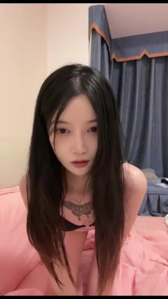 【超高颜值反差女神】糟糕，心动的感觉，这颜值和身材堪称完美，可惜就是男友不给力，一直无法满足她 预览截图 2