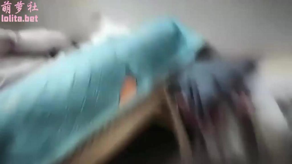 【下】乱伦小伙趁媳妇不在家把自己岳母骗到家中操了 预览截图 3
