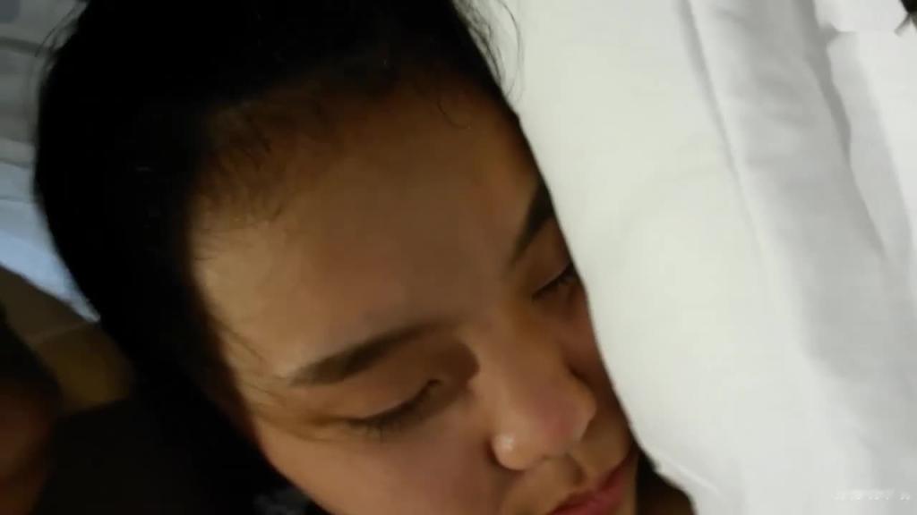 新疆颜值爆表良家小妹不雅视频,舔脚颜射样样都行 预览截图 5