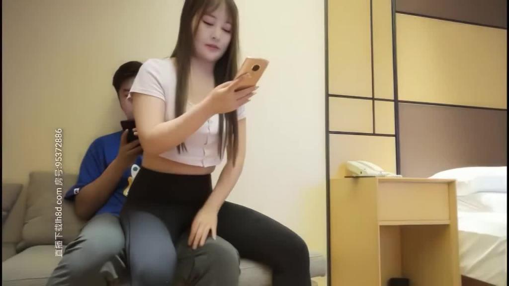 相约两名肉弹黑丝妹子3P满载而归 预览截图 3
