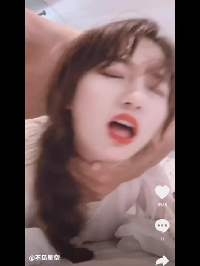 91女神不见星空性爱合辑 预览截图 7
