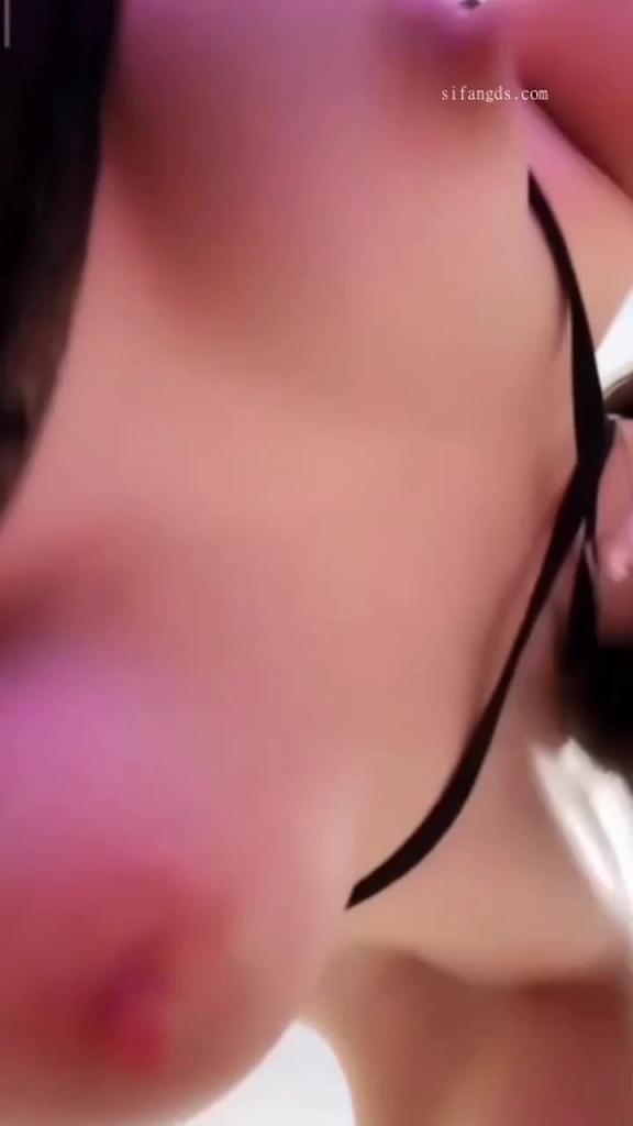 1V1视讯巨乳妹电爱裸聊 预览截图 2