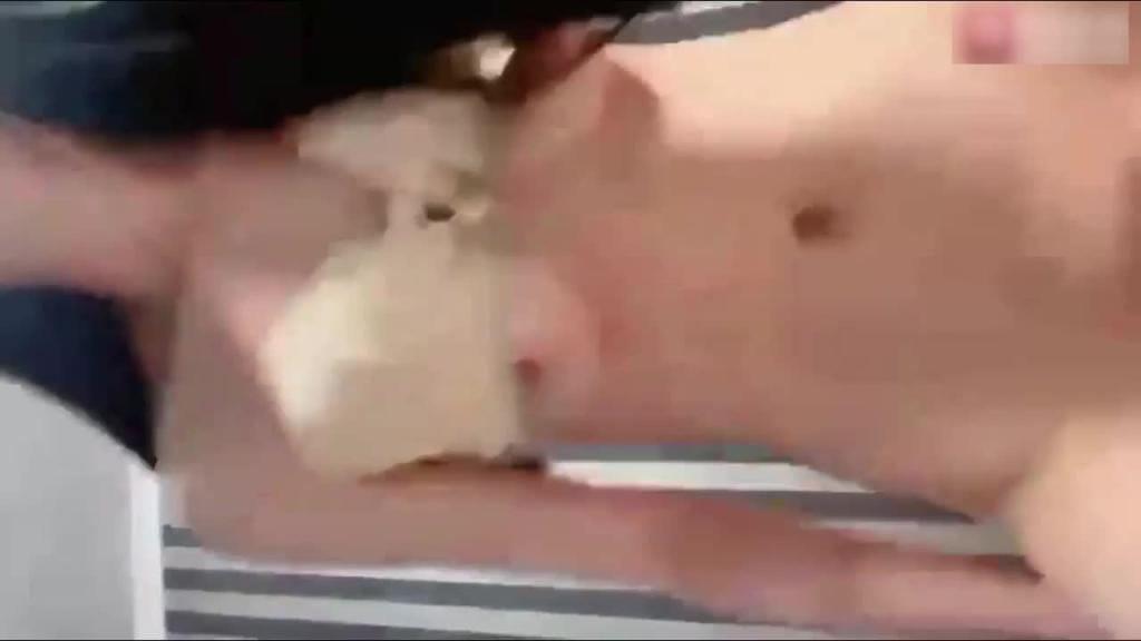 史上最骚护士小姨子打电话勾引姐夫中途姐姐来电话 预览截图 11