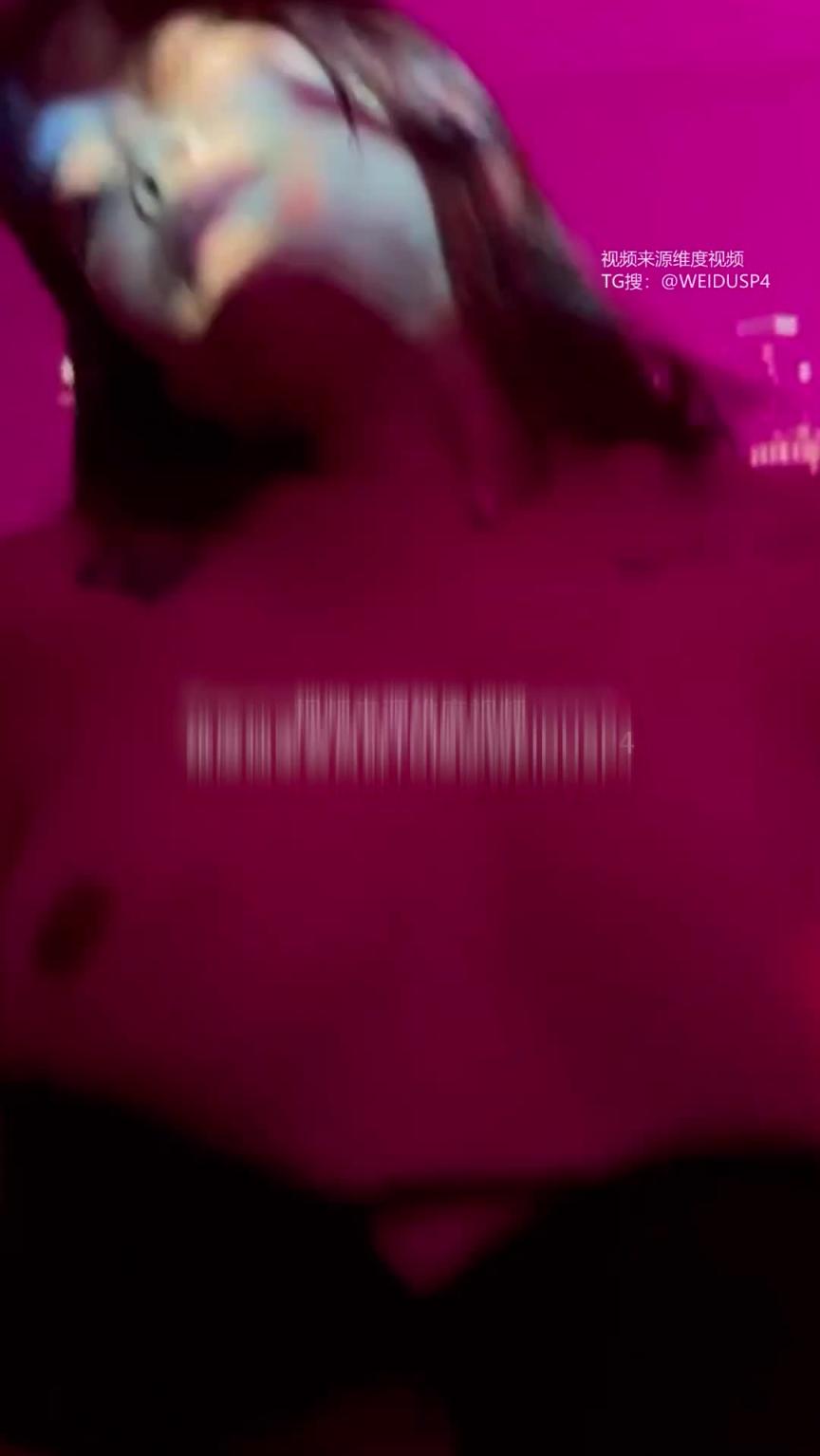 三人行之兄弟分享他的女友轮流玩弄 预览截图 7