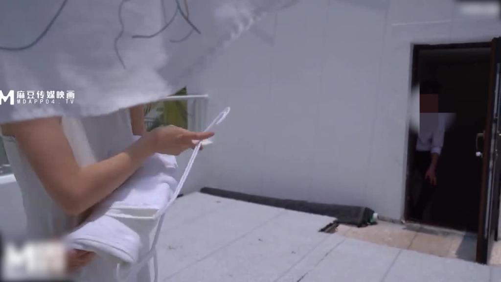 麻豆传媒 夏雨荷 姐姐的身体 被血气方刚的弟弟侵犯 预览截图 2