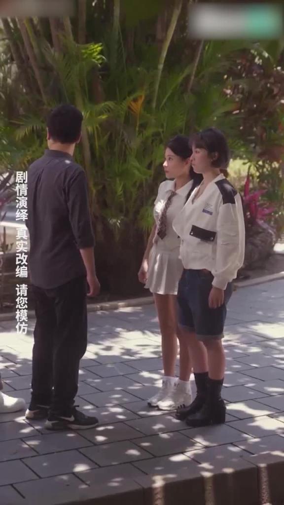 这样的妹妹一个人在家 我可忍不住 预览截图 12