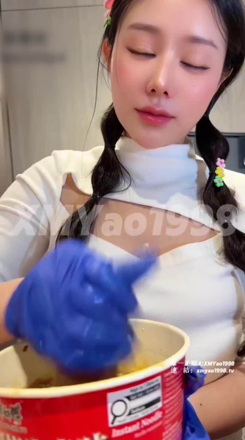 汐梦瑶 瑶瑶姐 最新“红烧牛肉面”篇。另类吃播,口交还配肉蛋啊! 预览截图 4