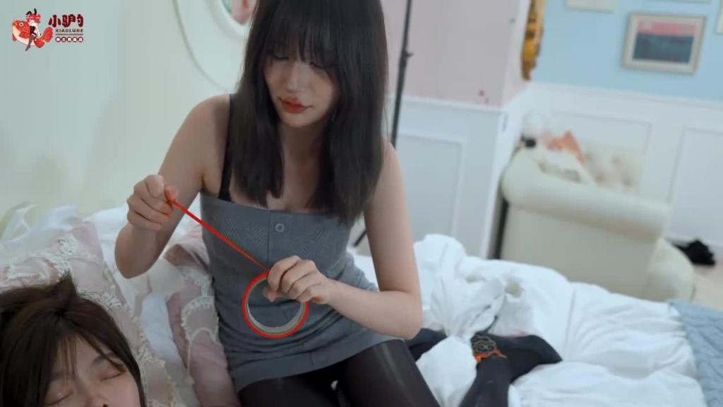 【红鲤鱼】《同事的报复》（上集）走投无路的过气主播对无良财务下手 预览截图 2