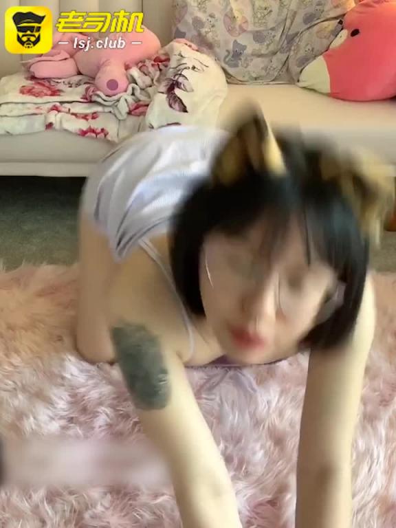 眼镜小猫女清纯外表下的舔弄诱惑#puppiloli 预览截图 6