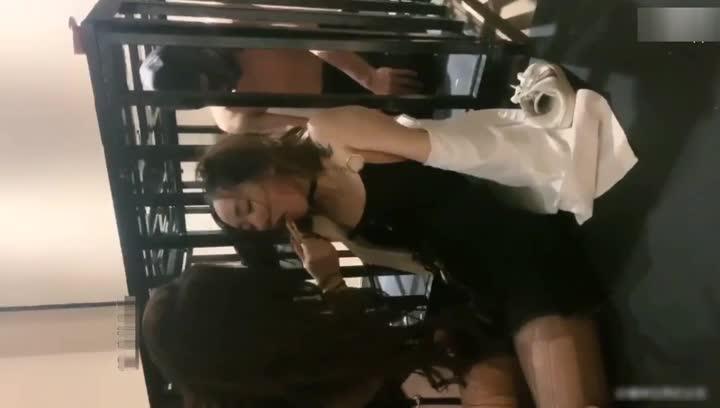 把老公关到笼子里-虐待老婆小母狗_1 预览截图 8