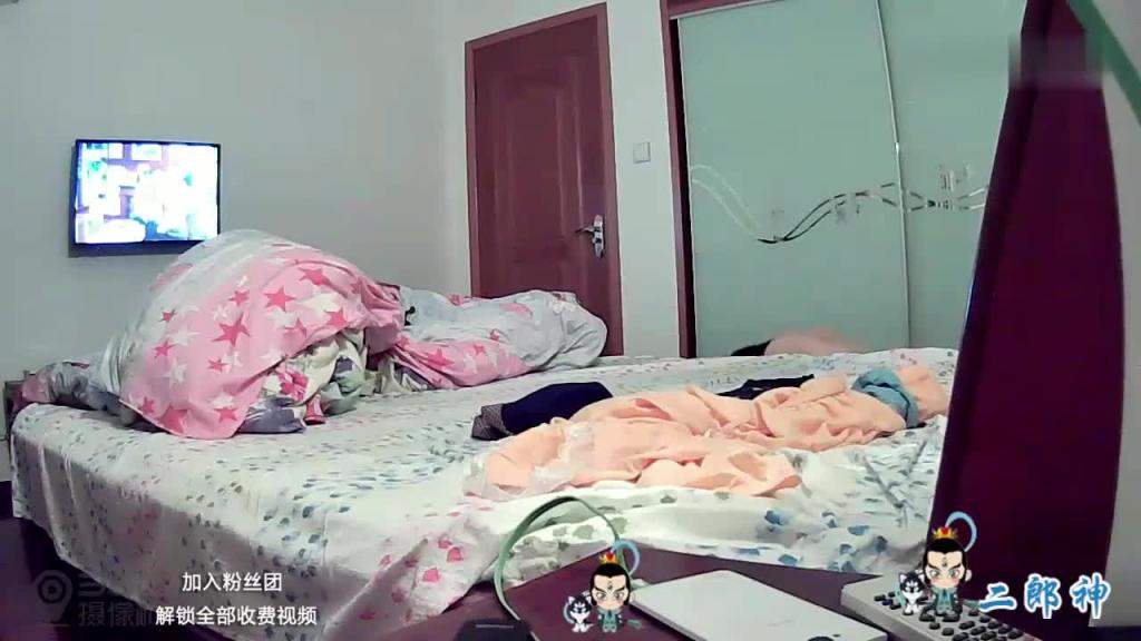 青春期儿子强制操妈妈,妈妈挣扎逃到地板被难逃厄运 预览截图 7