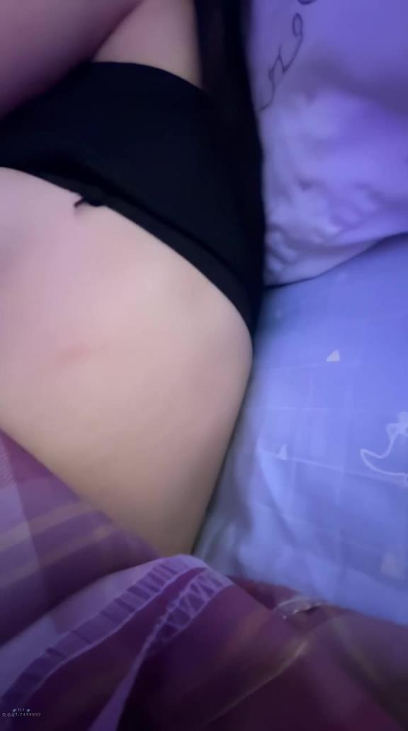 白虎JK学生妹,还没操就喊疼 预览截图 8