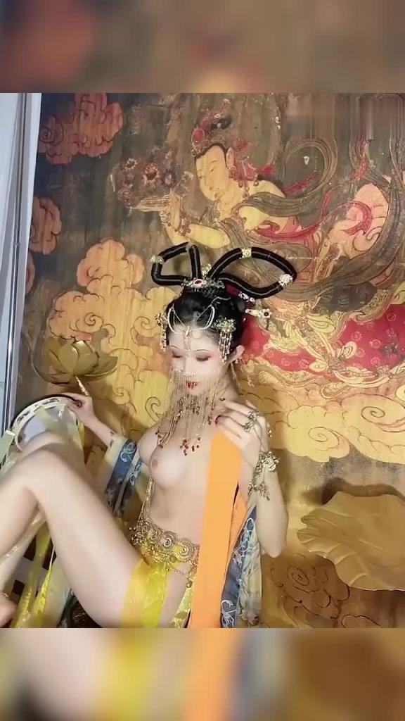 古代妃子穿越2023,画中仙古色鲜香酥乳玉体怪不得皇帝每天都要翻牌 预览截图 10