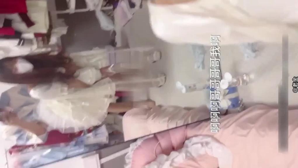 《兄妹乱伦》被恶魔附身哥哥乱伦亲妹妹爆菊 预览截图 10