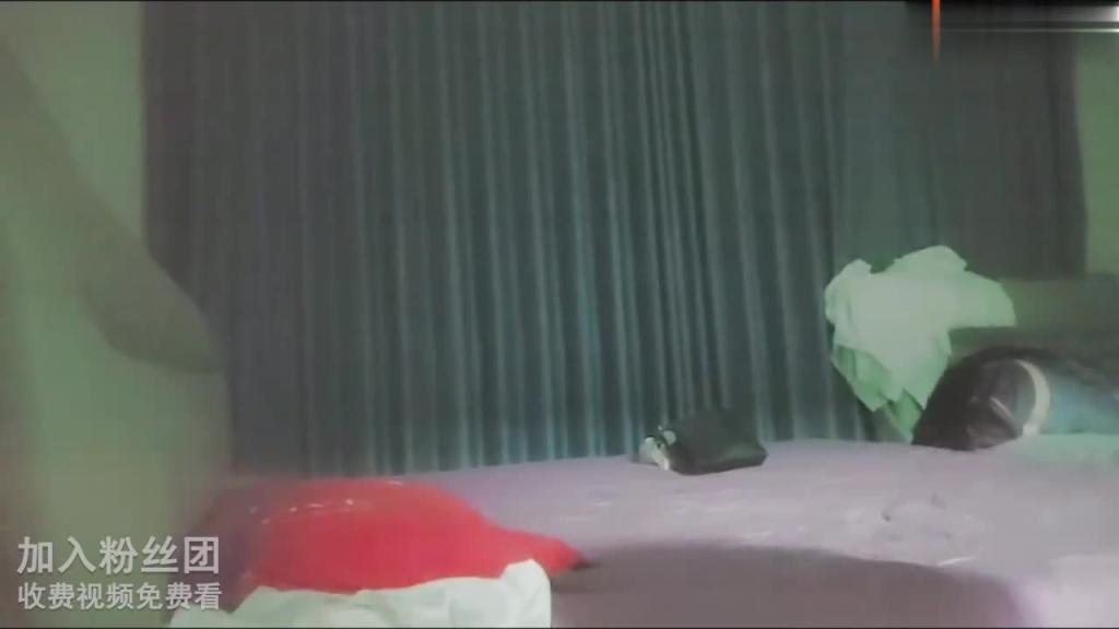 真实与妈妈乱伦生活全套记录~和网友3P妈妈惊掉下巴 预览截图 12