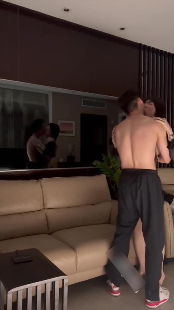 【8块腹肌只是见她的门槛】果然还是男人懂男人，顶级TS穿着高跟黑丝，主动让主人骂他使劲操，太懂男人了 预览截图 8
