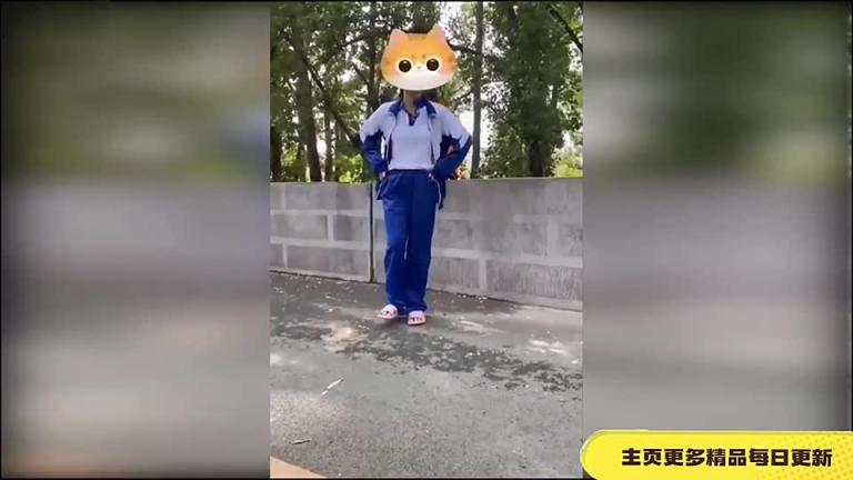 【黑料泄密】郑州七中女学生露出 预览截图 1