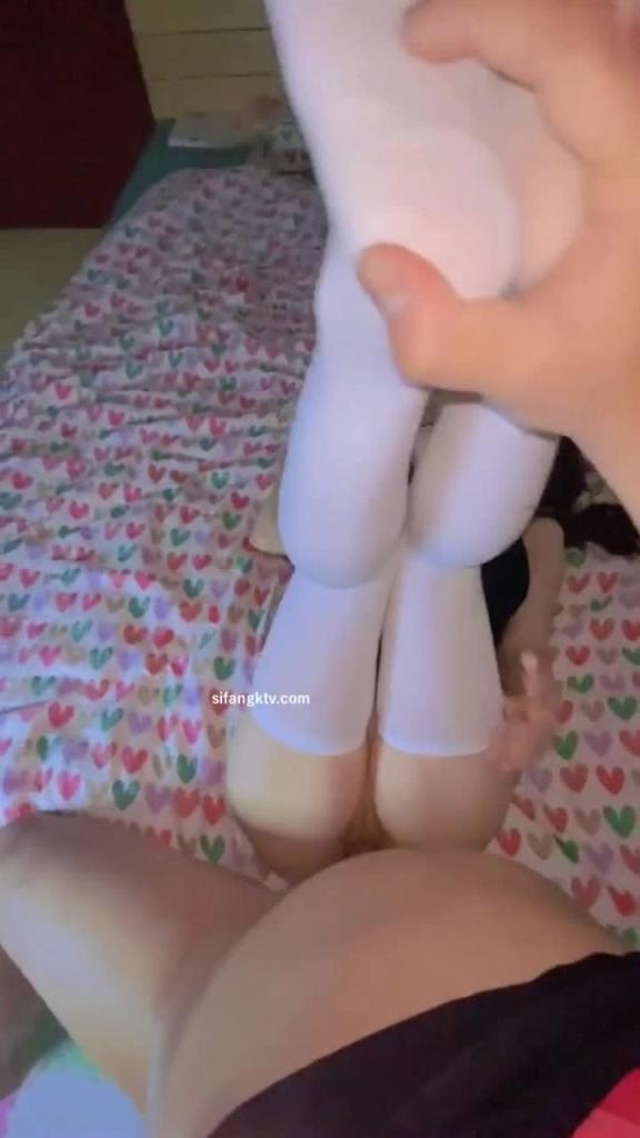 【爆奶嫩妹】极品身材嫩妹女友『一只小嘤嘤』啪啪内射性爱私拍流出 手抓爆乳屌操嫩穴超爽啊 爆乳篇 预览截图 7