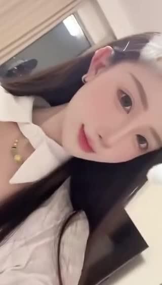 颜质高的小美女情不自禁的爬上肉棒骑马，还一脸爽到说不出话 预览截图 8