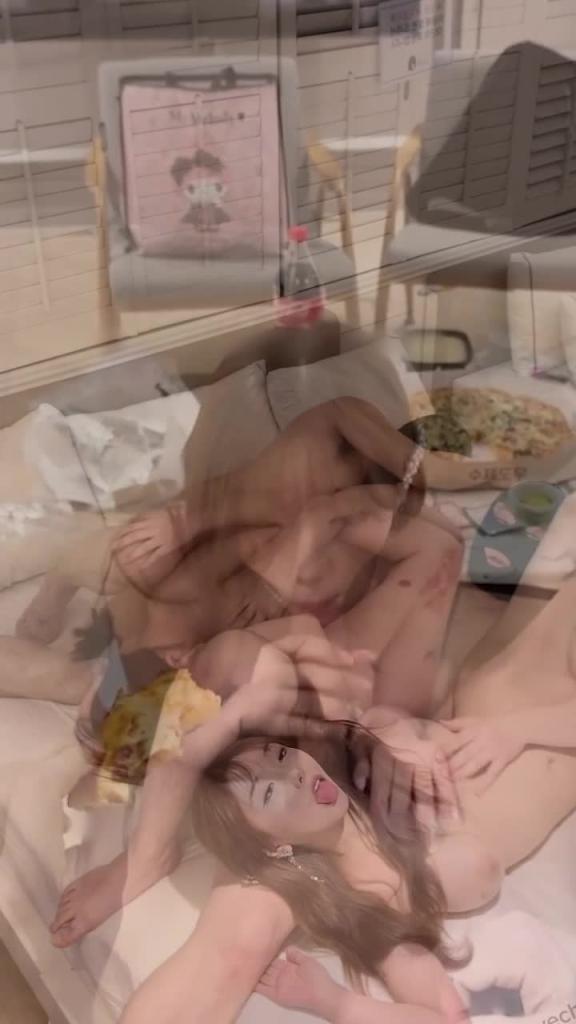 韩国擦边女主播【lovechuu】白富美女神下海沦为财阀肉便器，“穷人女神，富人母狗”，双69式混战 预览截图 11