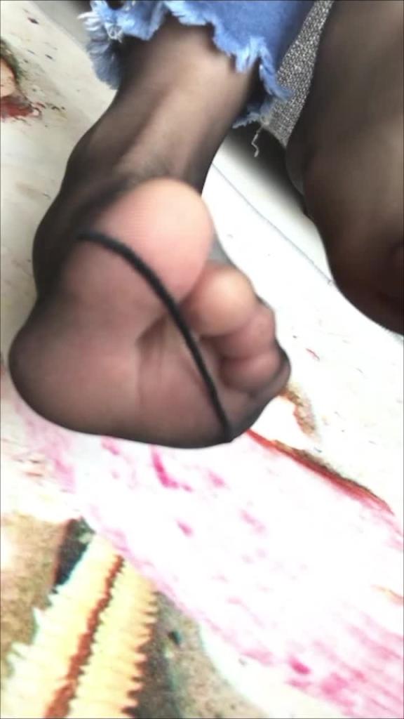 【云盘高质露脸泄密】,美院拜金,高颜值小姐姐,沦为富家少爷性宠,户外野战,黑丝啪啪,商场换衣间性爱 预览截图 1